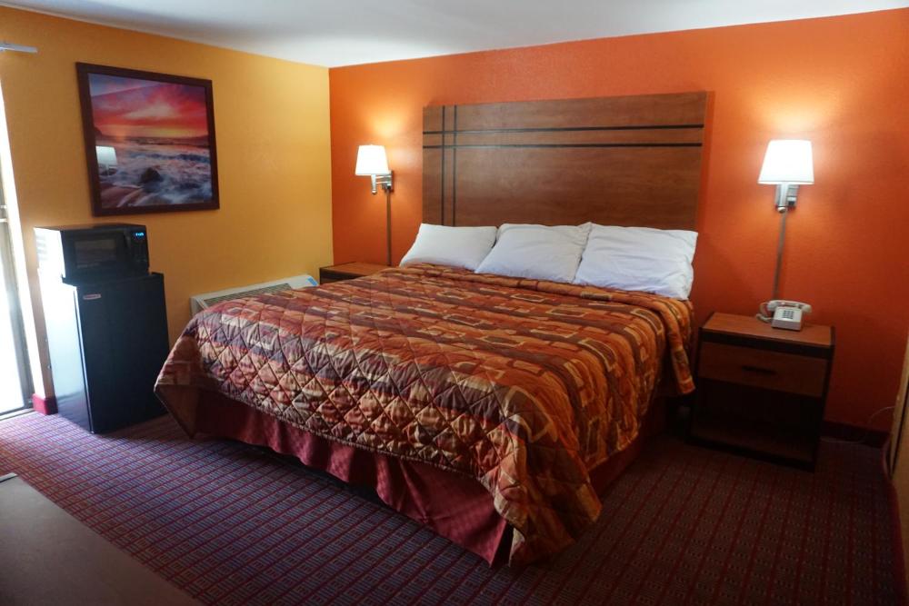 Deluxe King Room interior